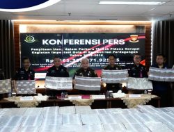 Uang Rp 565 Miliar Hasil Sitaan Korupsi Impor Gula Digelar Kejagung.