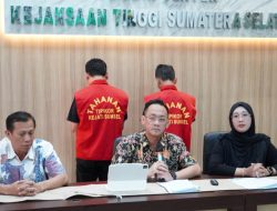 OTT Kejati Sumsel Di Kabupaten Lahat, Ketua Dan Bendahara Forum Kades Pagar Gunung Ditetapkan Sebagai Tersangka.