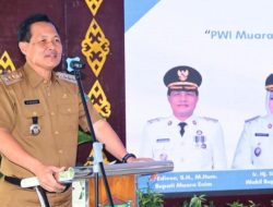 Bupati Muara Enim: Segera Melapor Kepada Saya Bila Ada Pejabat Pemkab Muara Enim Yang Menolak Dikonfirmasi Wartawan.