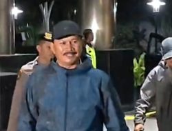Meski Terjaring OTT KPK, Wali Kota Madiun, Maidi Tetap Tersenyum.