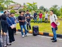 Puluhan Massa MEMBARA Geruduk Kejari Muara Enim Desak Tetapkan Tersangka Dugaan Korupsi Dana Hibah KONI Kabupaten Muara Enim.
